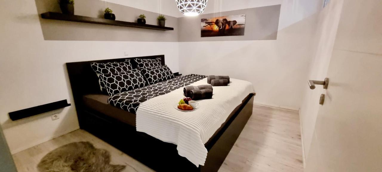 New Modern Selfcheckin Publicfreeparking Highspeed Wifi Kingsizebed Apartman Baden-Baden Kültér fotó