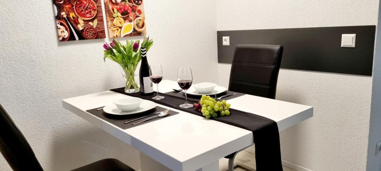 New Modern Selfcheckin Publicfreeparking Highspeed Wifi Kingsizebed Apartman Baden-Baden Kültér fotó