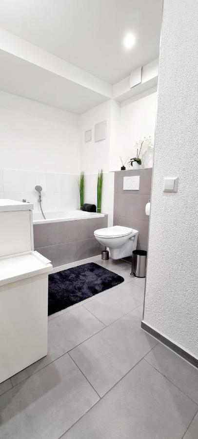 New Modern Selfcheckin Publicfreeparking Highspeed Wifi Kingsizebed Apartman Baden-Baden Kültér fotó