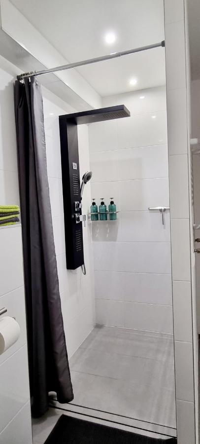 New Modern Selfcheckin Publicfreeparking Highspeed Wifi Kingsizebed Apartman Baden-Baden Kültér fotó